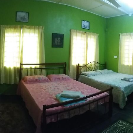 Dhia Irdina Homestay Paya Rewak Eksteriør bilde