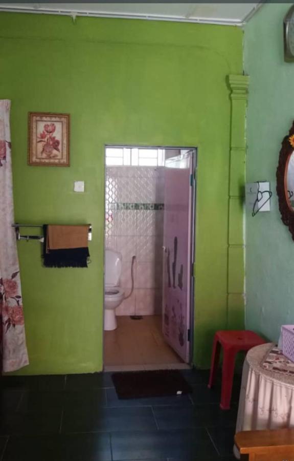 Dhia Irdina Homestay Paya Rewak Rom bilde