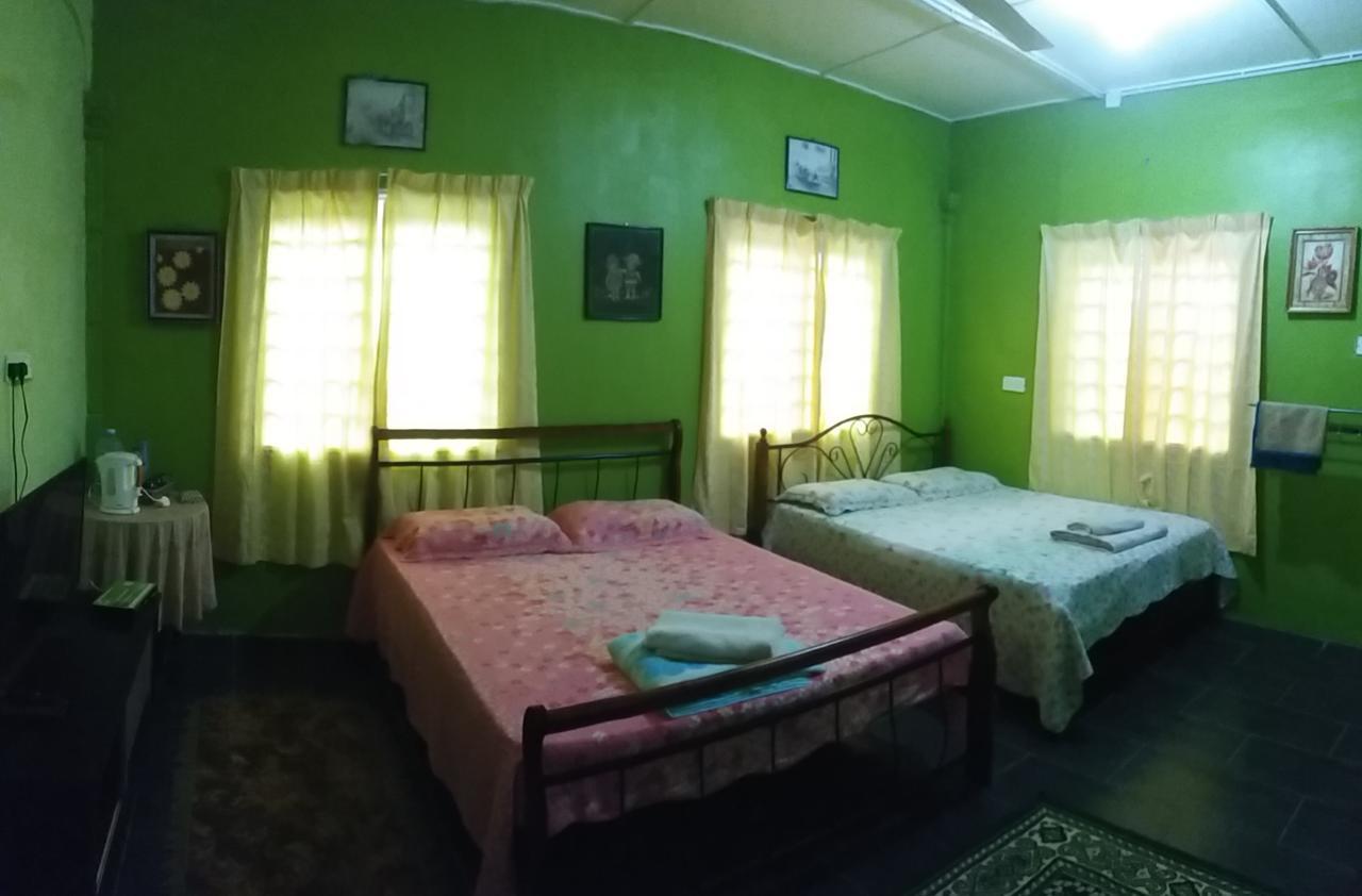 Dhia Irdina Homestay Paya Rewak Eksteriør bilde