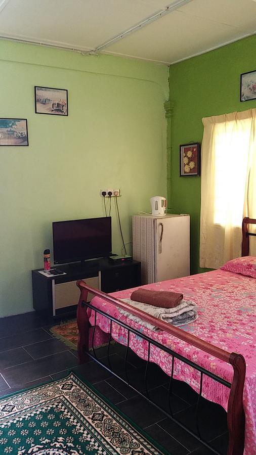 Dhia Irdina Homestay Paya Rewak Eksteriør bilde
