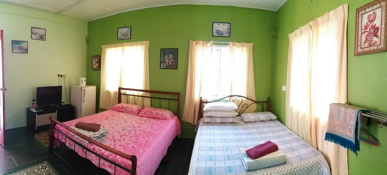 Dhia Irdina Homestay Paya Rewak Eksteriør bilde