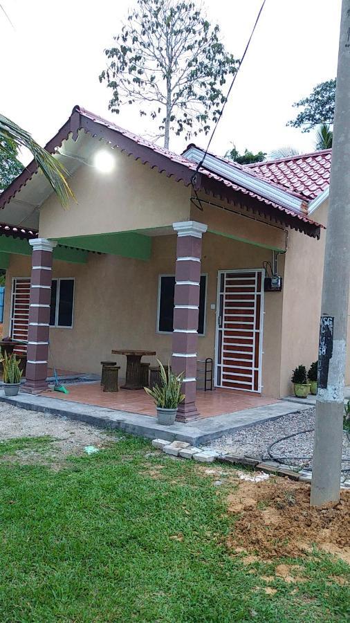 Dhia Irdina Homestay Paya Rewak Eksteriør bilde